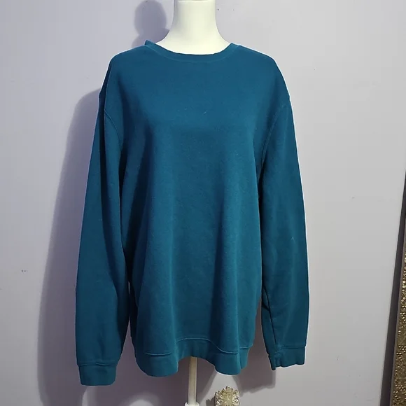 Croft & Barrow Teal Blue Crewneck Sweatshirt with Long Sleeves and Relaxed Fit - Picture 1 of 5